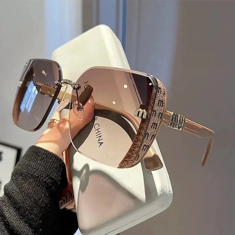Designer Sunglasses - Lunettes de soleil à bords coupés