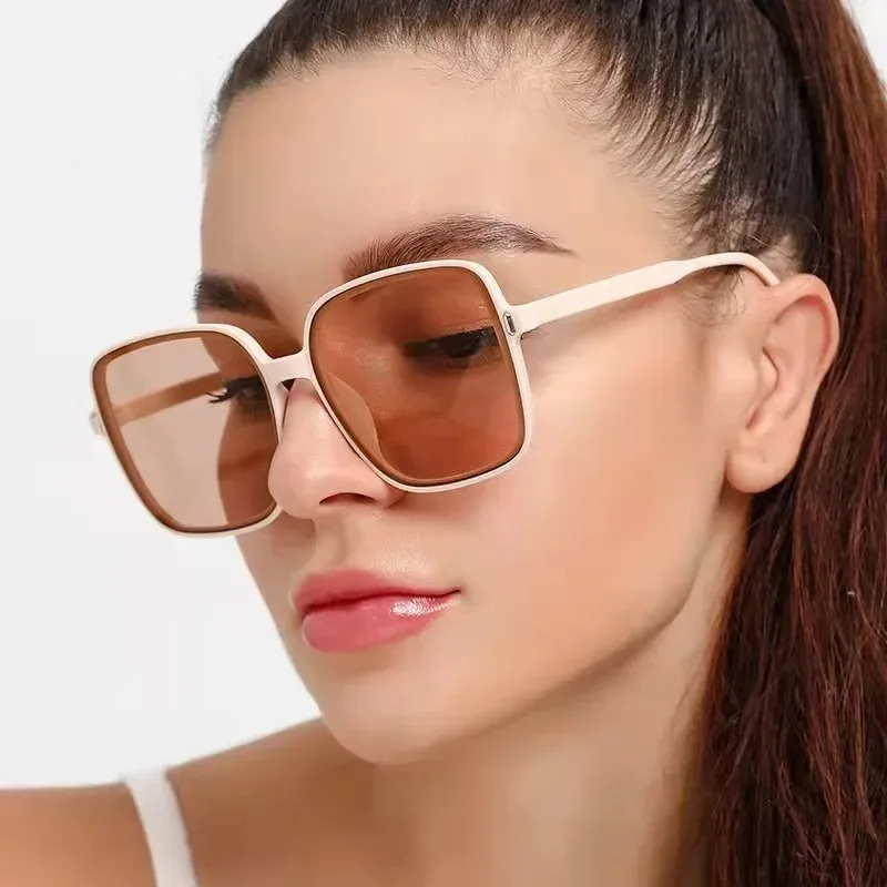 Lunettes de soleil carrées sur - Designer Sunglasses avis et prix