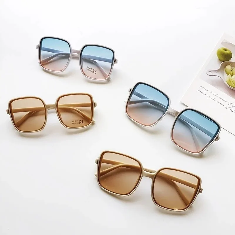 Lunettes de soleil carrées sur - Designer Sunglasses avis et prix