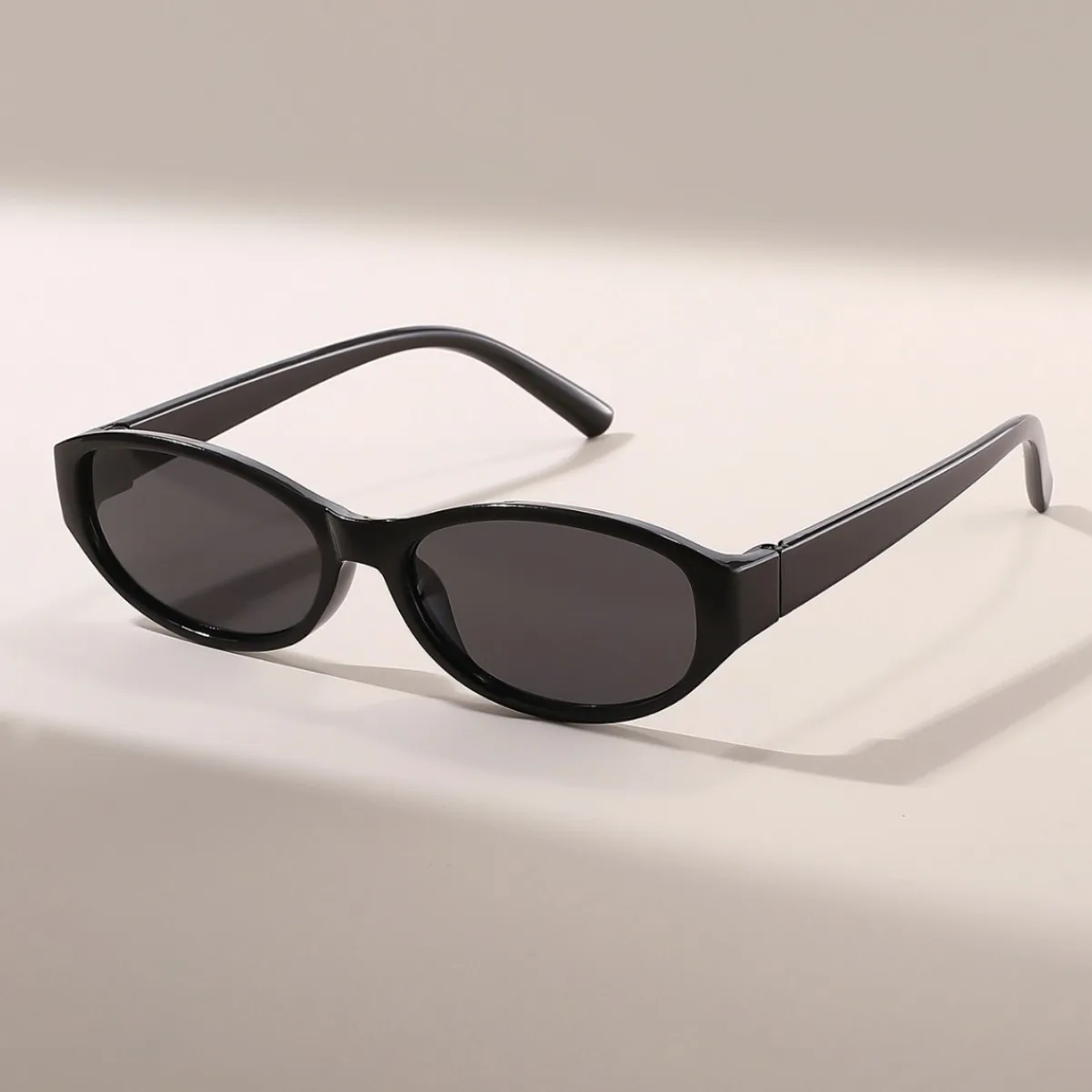 Lunettes de soleil ovales rétr - Designer Sunglasses avis et prix