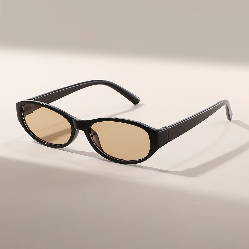 Lunettes de soleil ovales rétr - Designer Sunglasses avis et prix